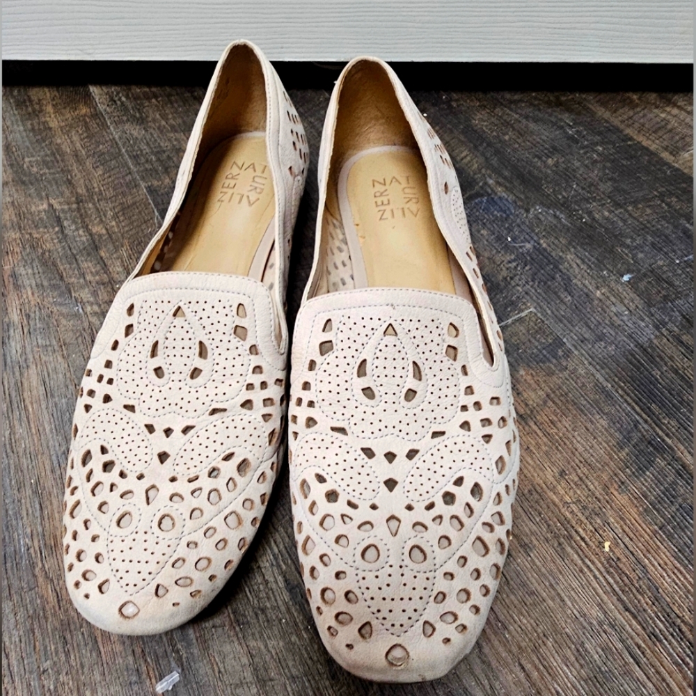 Naturalizer Flats